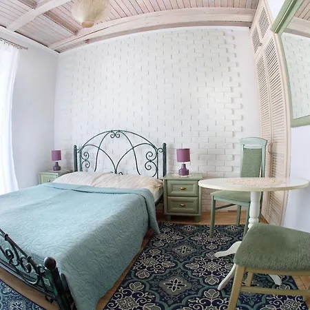 Bryza Homestay Leba