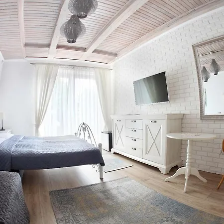 Bryza Homestay Leba