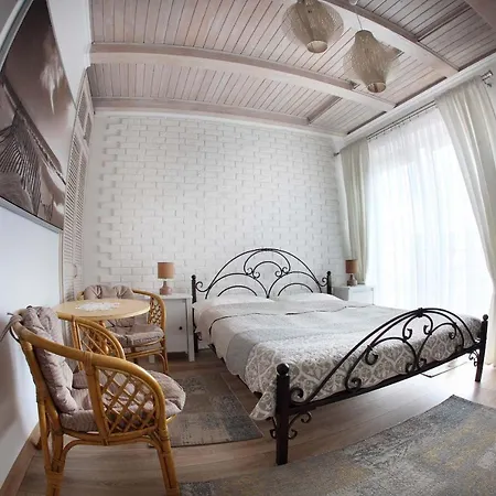 Bryza Homestay