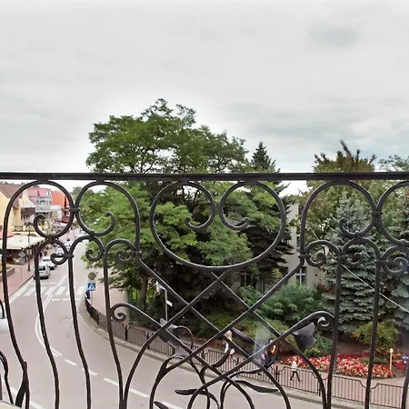 Bryza Homestay Leba